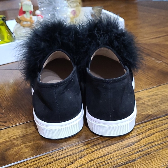 Steve Madden Emily Feather Flats - Picture 6 of 6